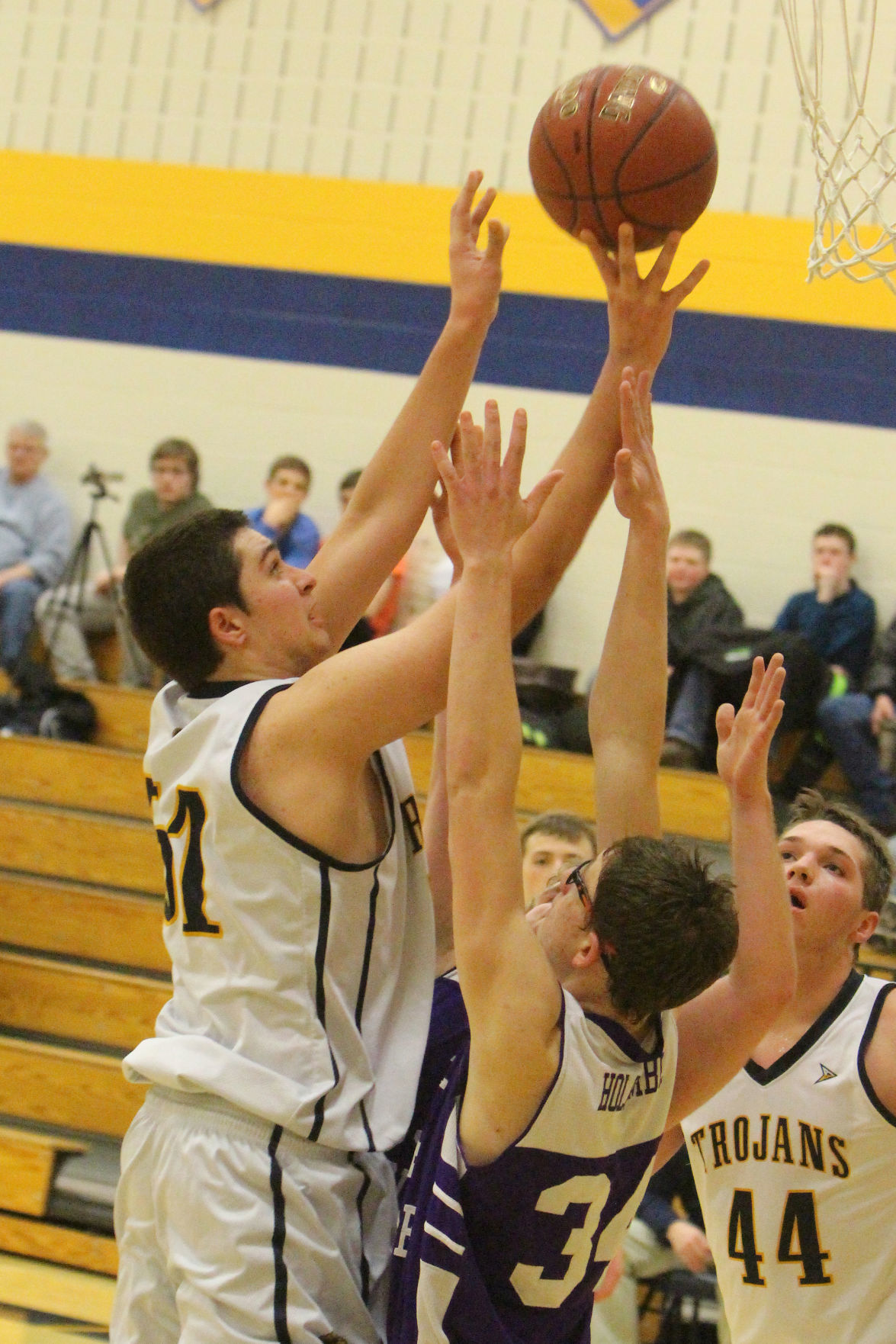 Lake Holcombe at New Auburn boys basketball 2-14-19